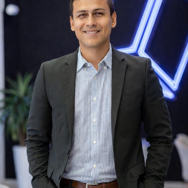 Julián Camilo Velásquez, La Casa Agency Sant Martí